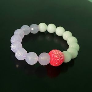 Duo-chrome bracelet with pink accent